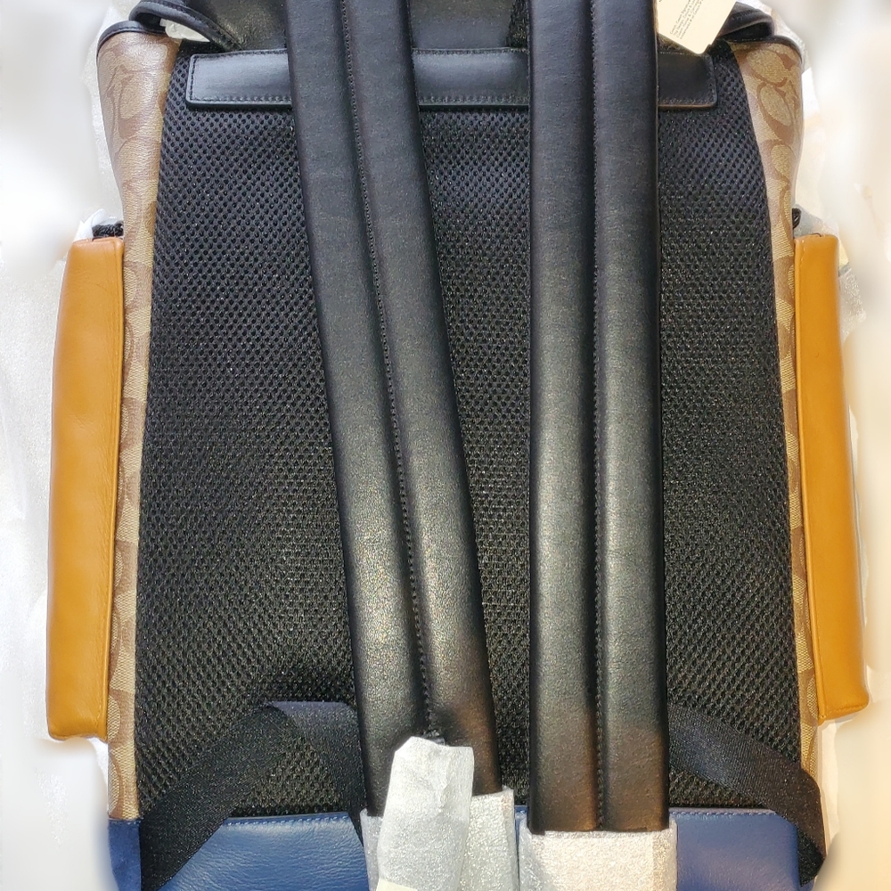 Coach Backpack - Picture 3 of 4